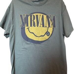 Nirvana Smile Face Logo T-shirt Nevermind Mens Size Large NWT Hot Topic